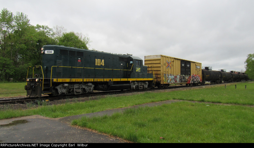 Ohio South Central Railroad (OSCR) 104